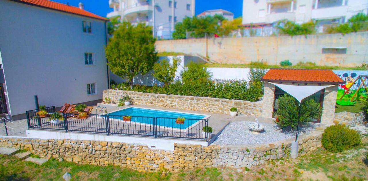 Hill Apartment With Private Pool Kučine Eksteriør billede