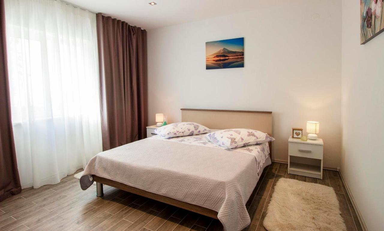 Hill Apartment With Private Pool Kučine Eksteriør billede